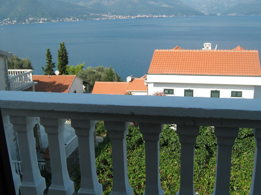 Apartments Ceca Tivat Exterior foto