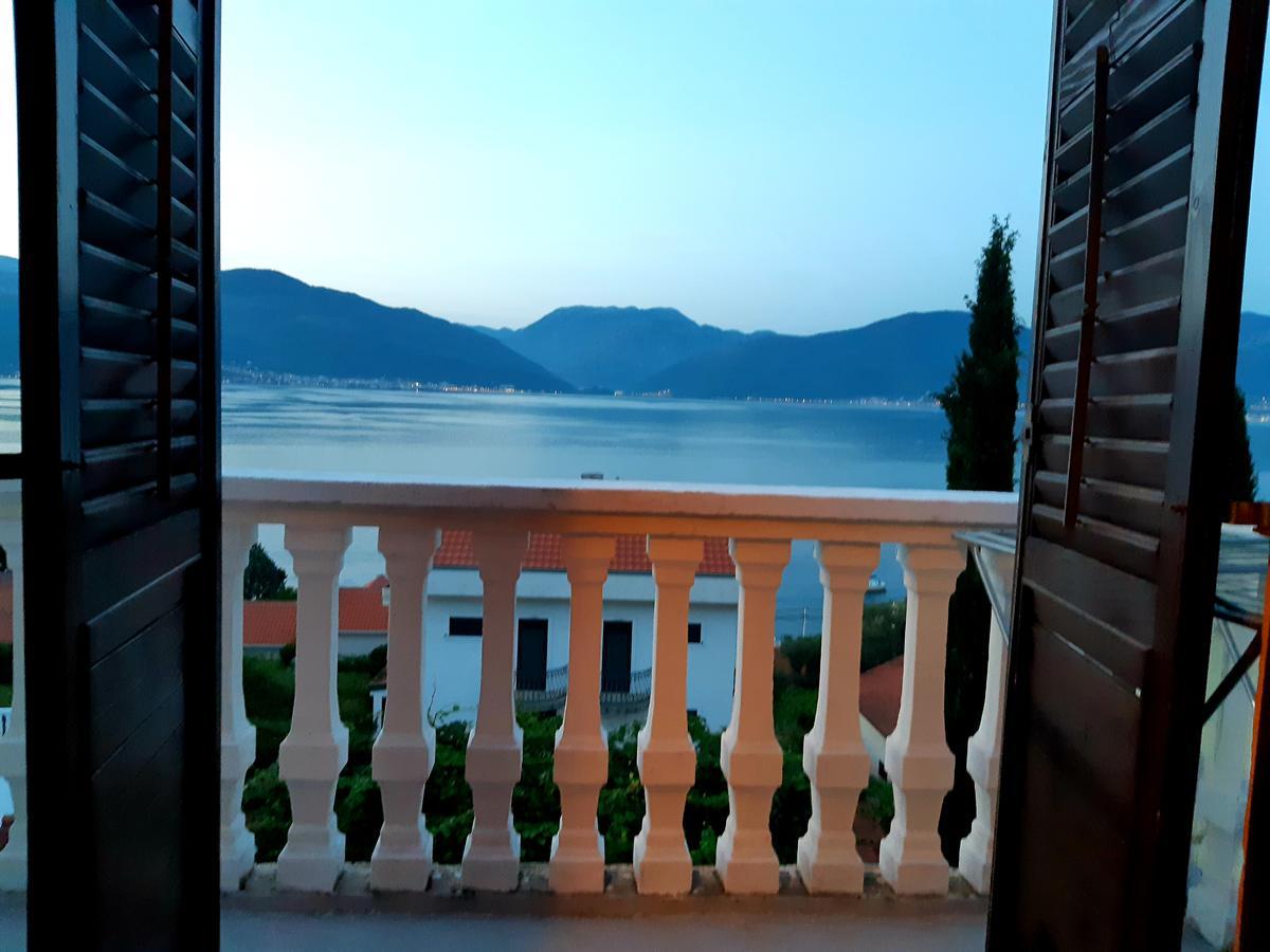 Apartments Ceca Tivat Exterior foto