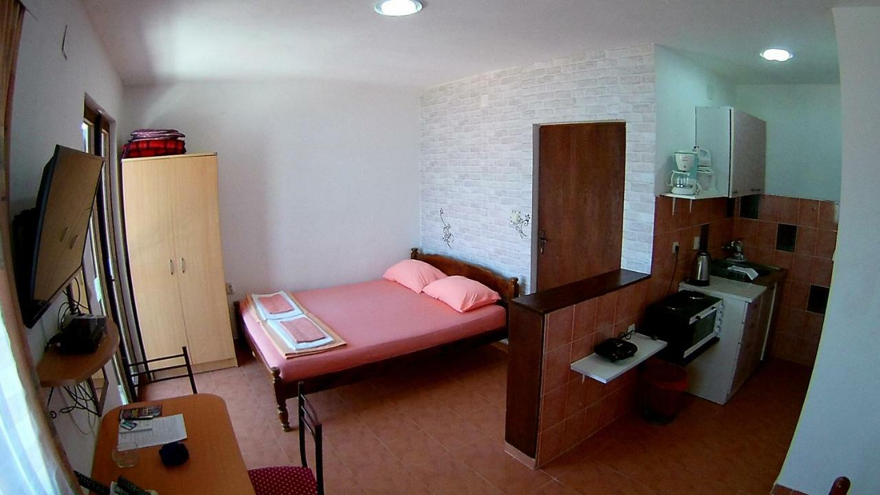 Apartments Ceca Tivat Exterior foto