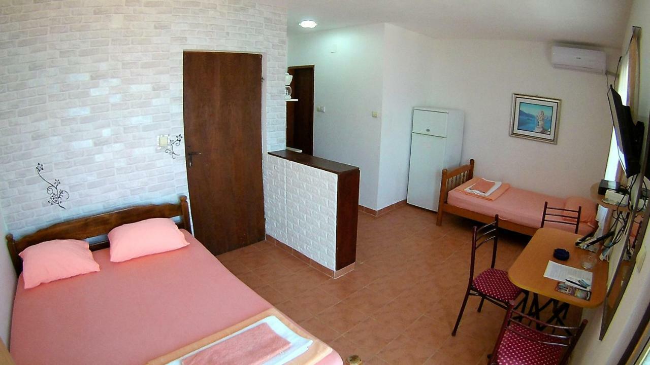 Apartments Ceca Tivat Exterior foto